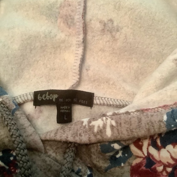 Bebop pullover Hoodie size Large grey floral with kangaroo pocket NEW - Picture 4 of 6